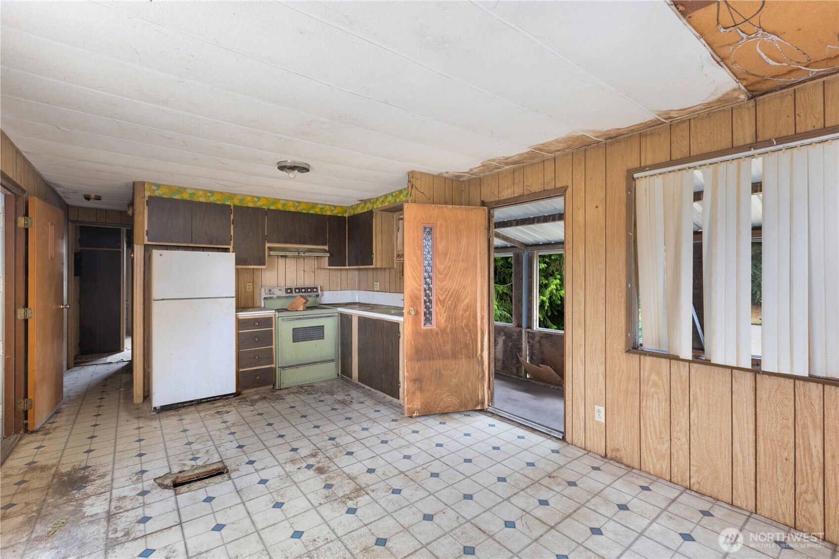 2706 S 276th Place