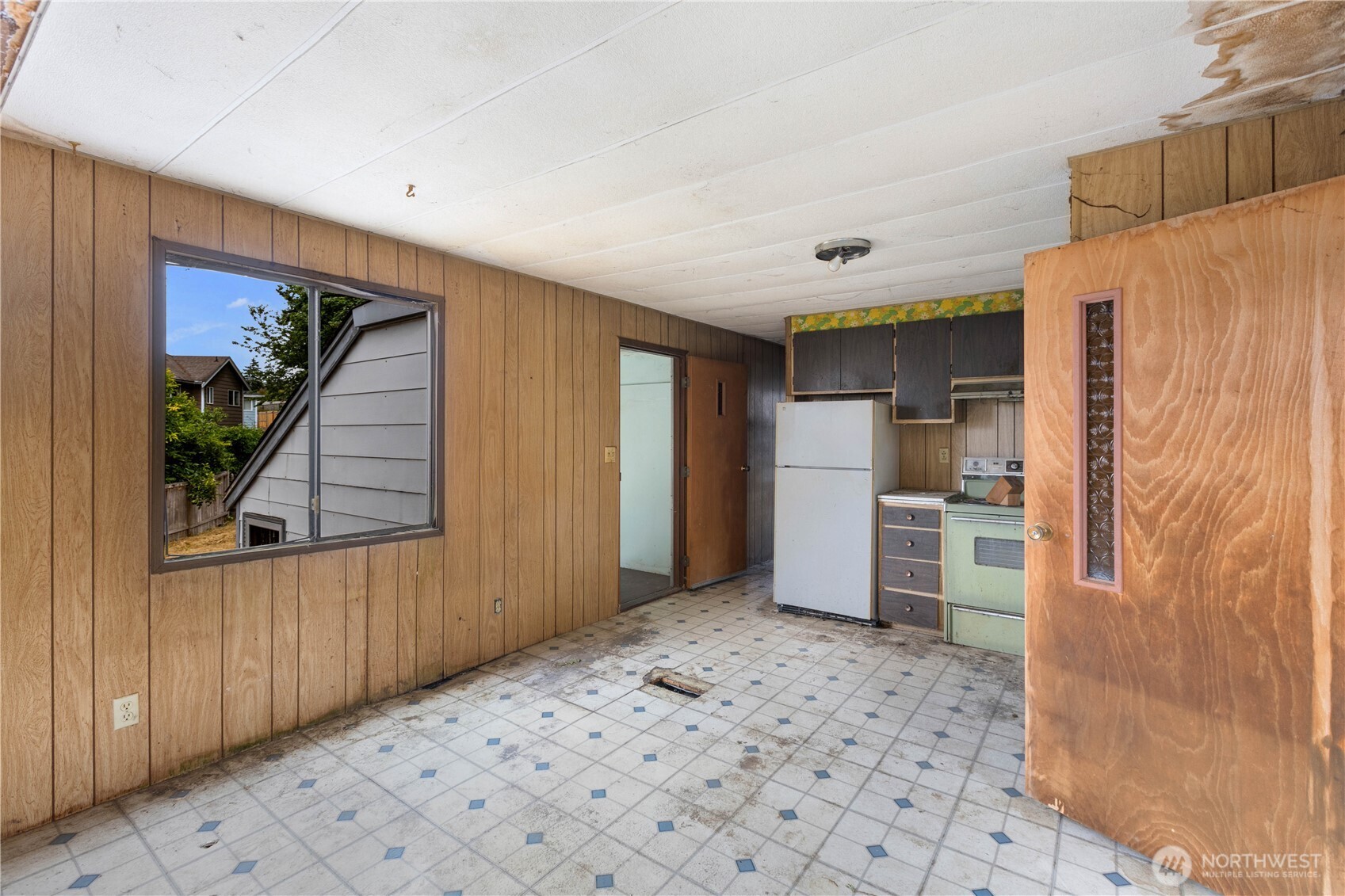 2706 S 276th Place