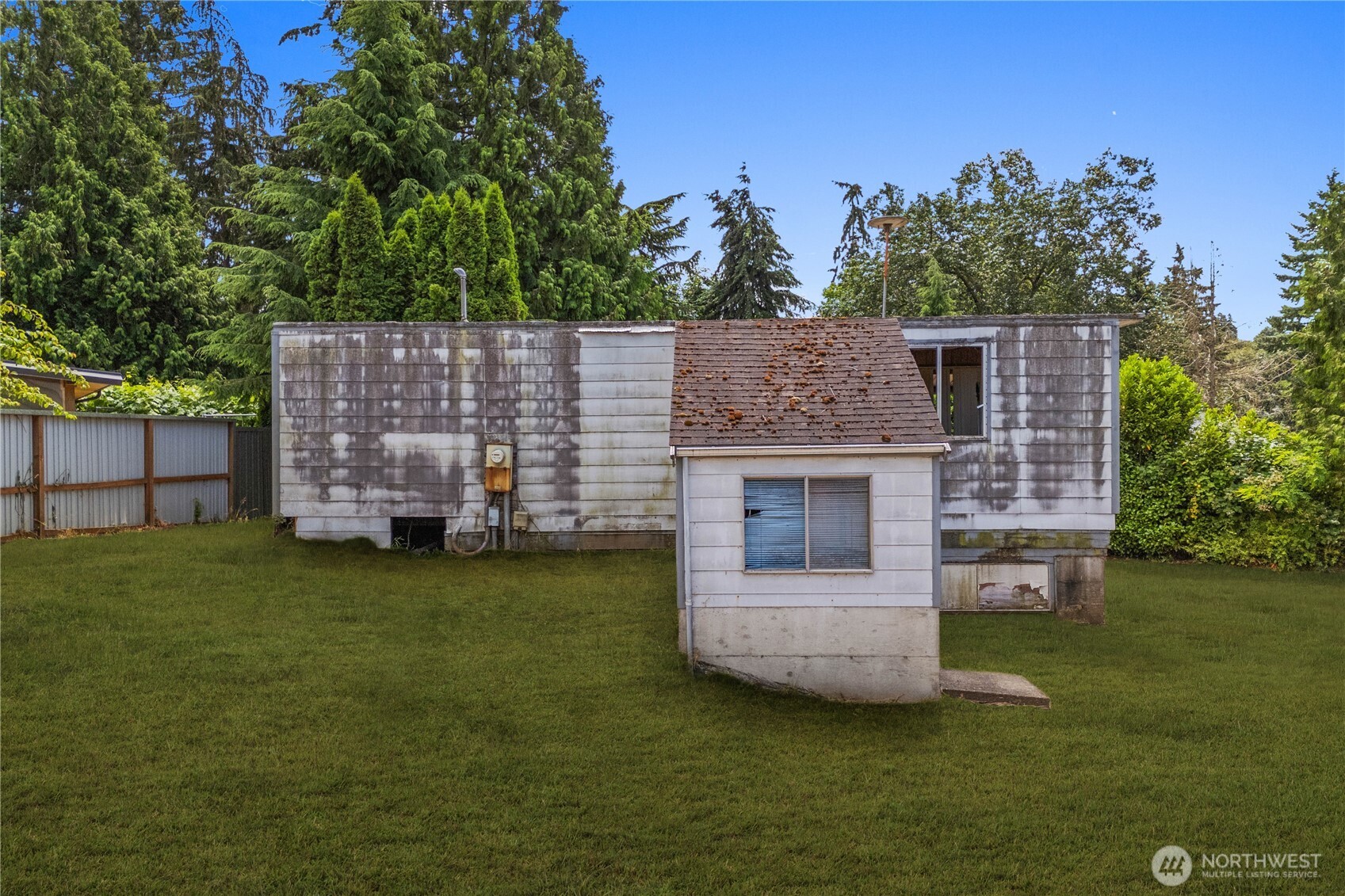 2706 S 276th Place