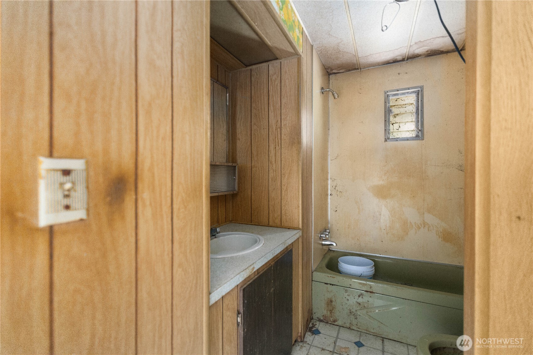 2706 S 276th Place