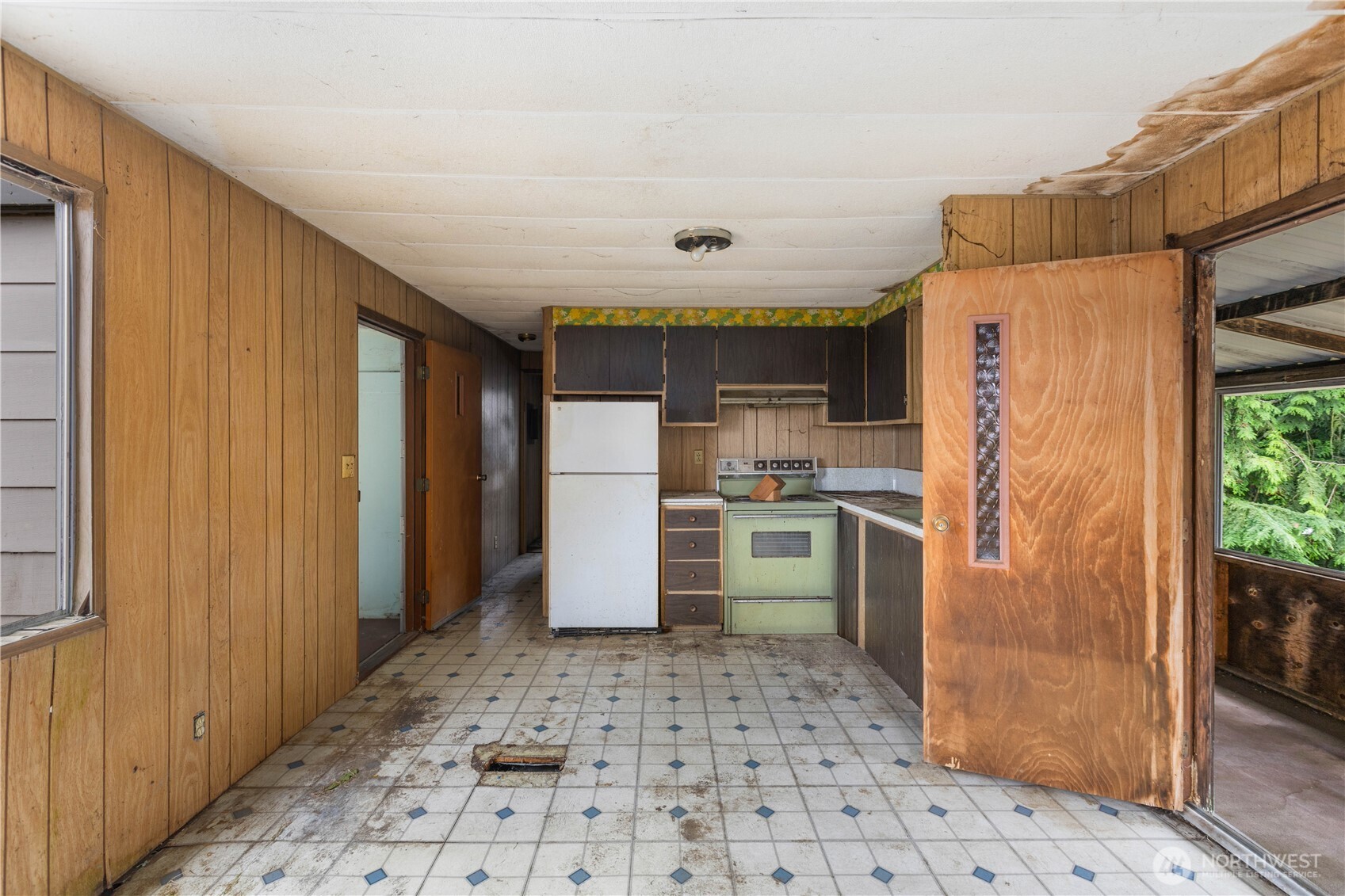 2706 S 276th Place