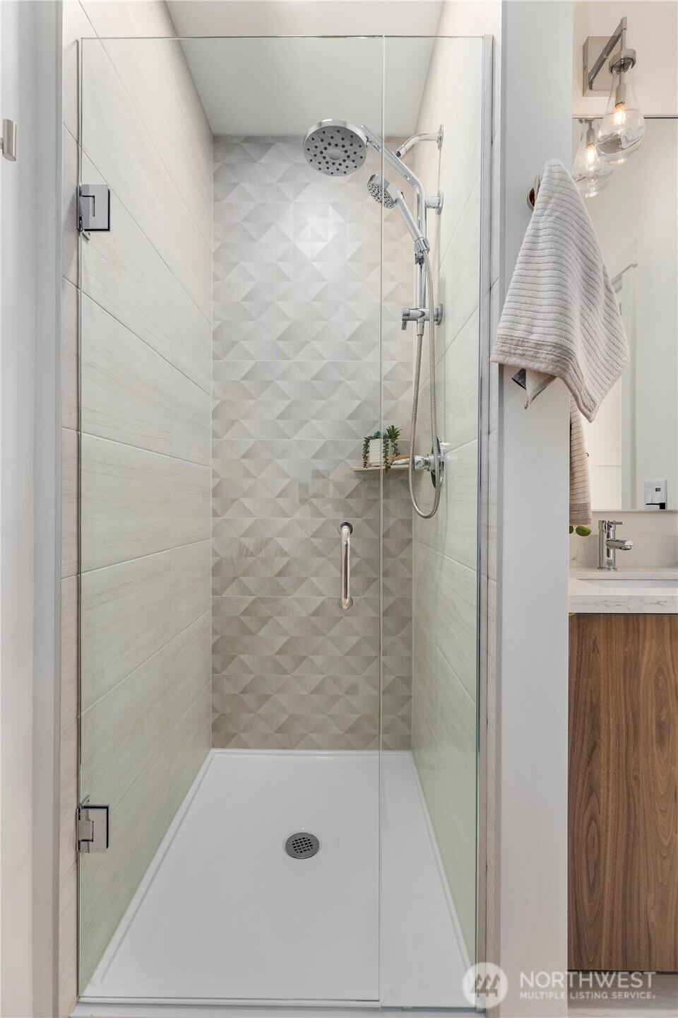 2328 Franklin Avenue E Unit: C
