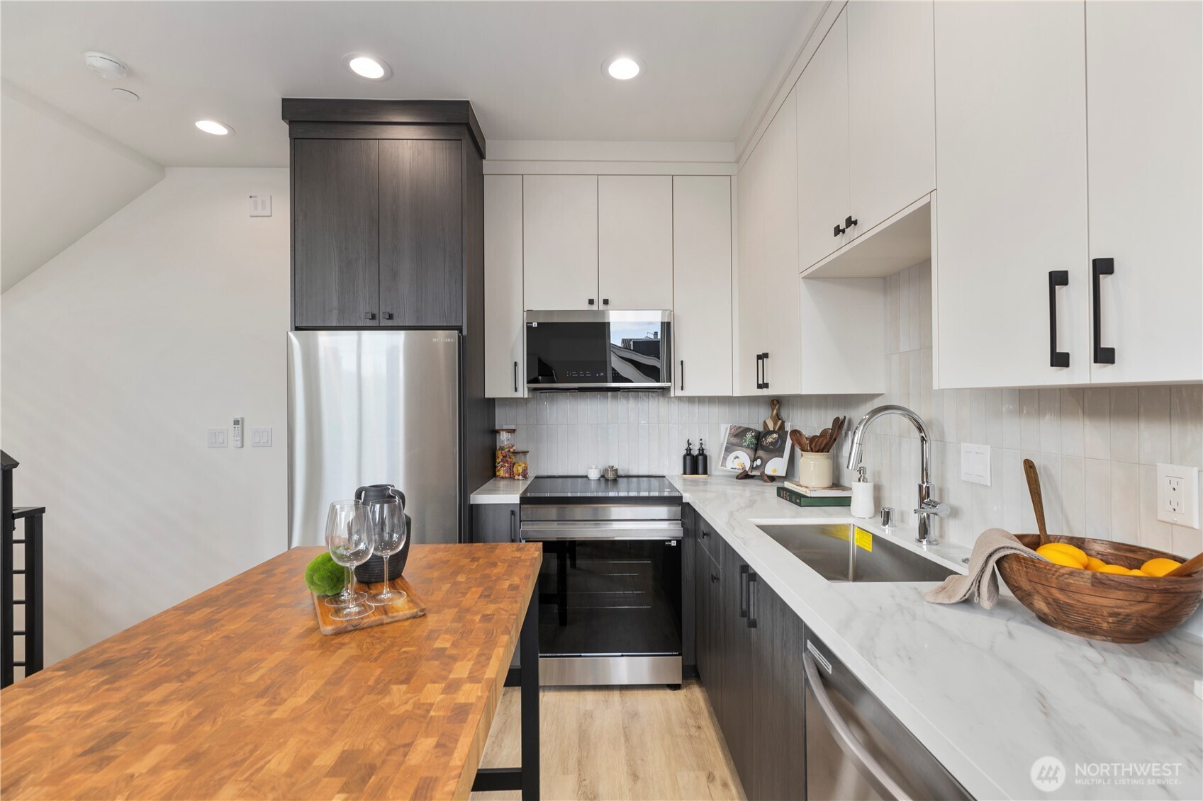 2328 Franklin Avenue E Unit: C