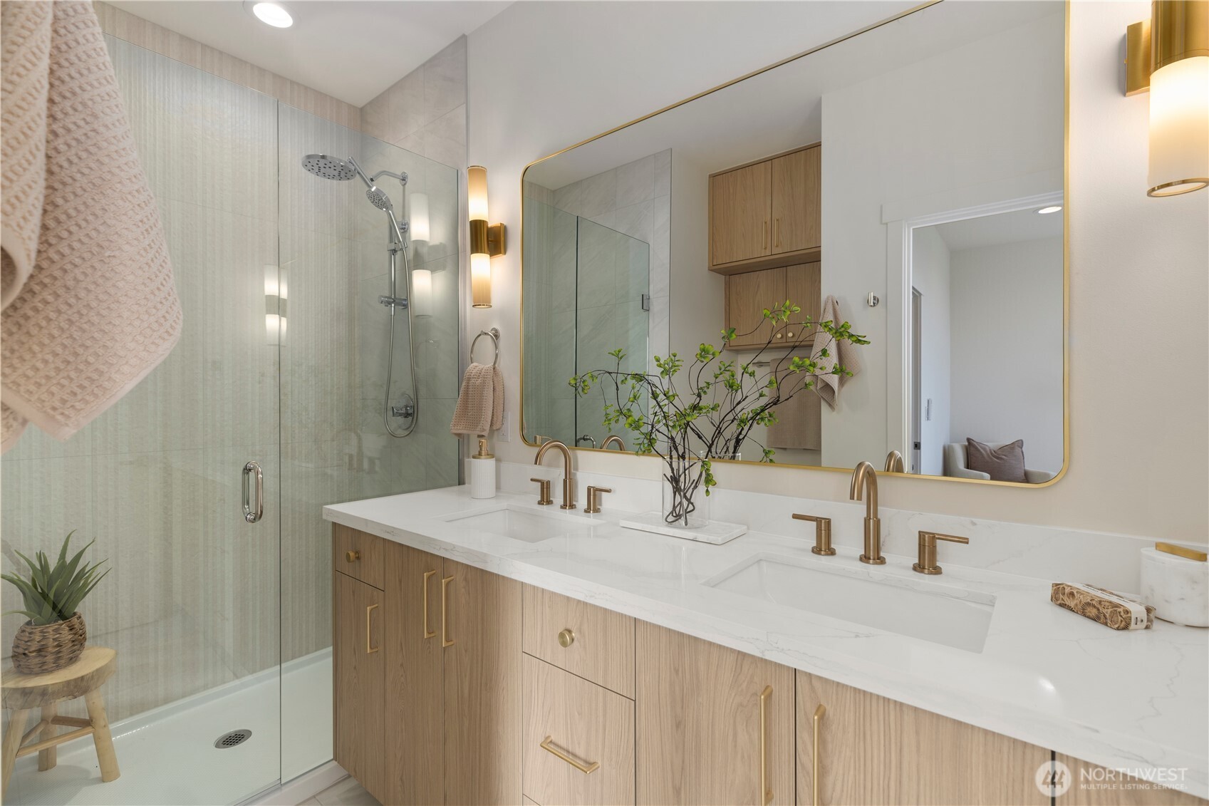 2328 Franklin Avenue E Unit: C