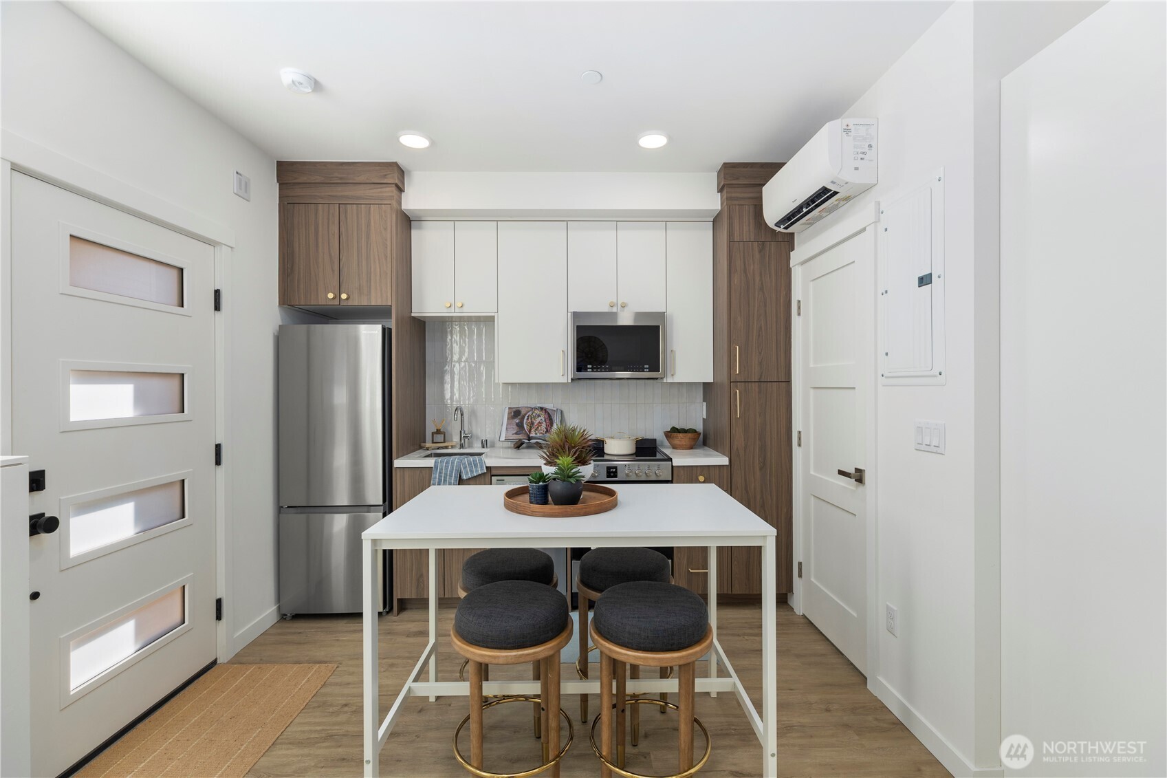 2328 Franklin Avenue E Unit: C