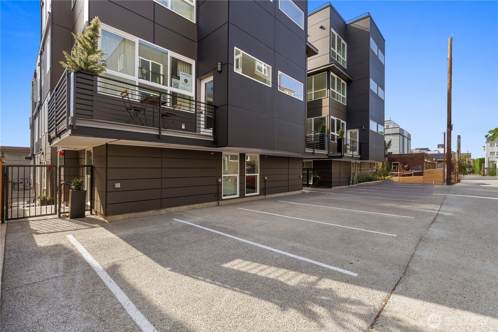 2328 Franklin Avenue E Unit: C