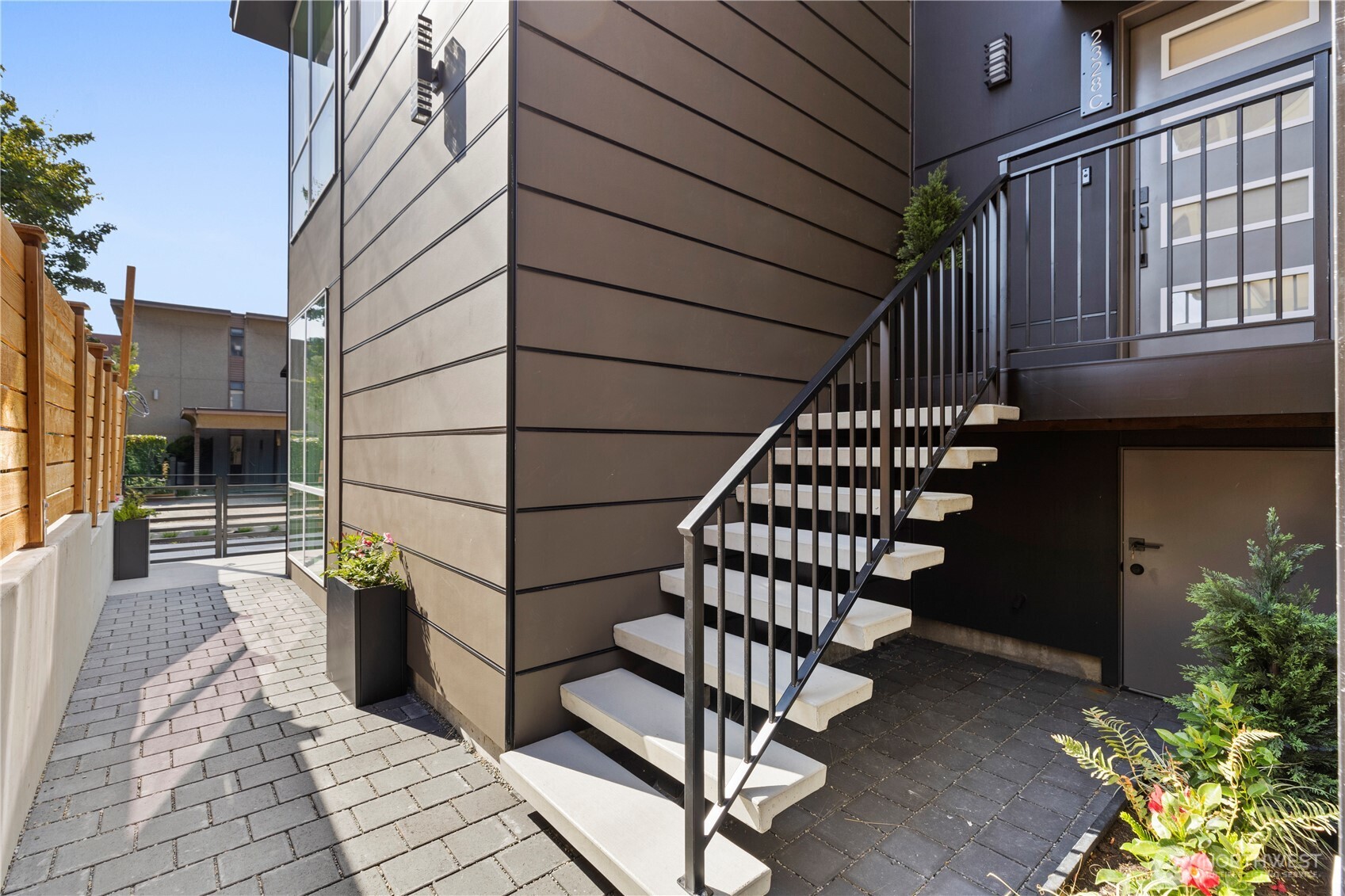 2328 Franklin Avenue E Unit: C