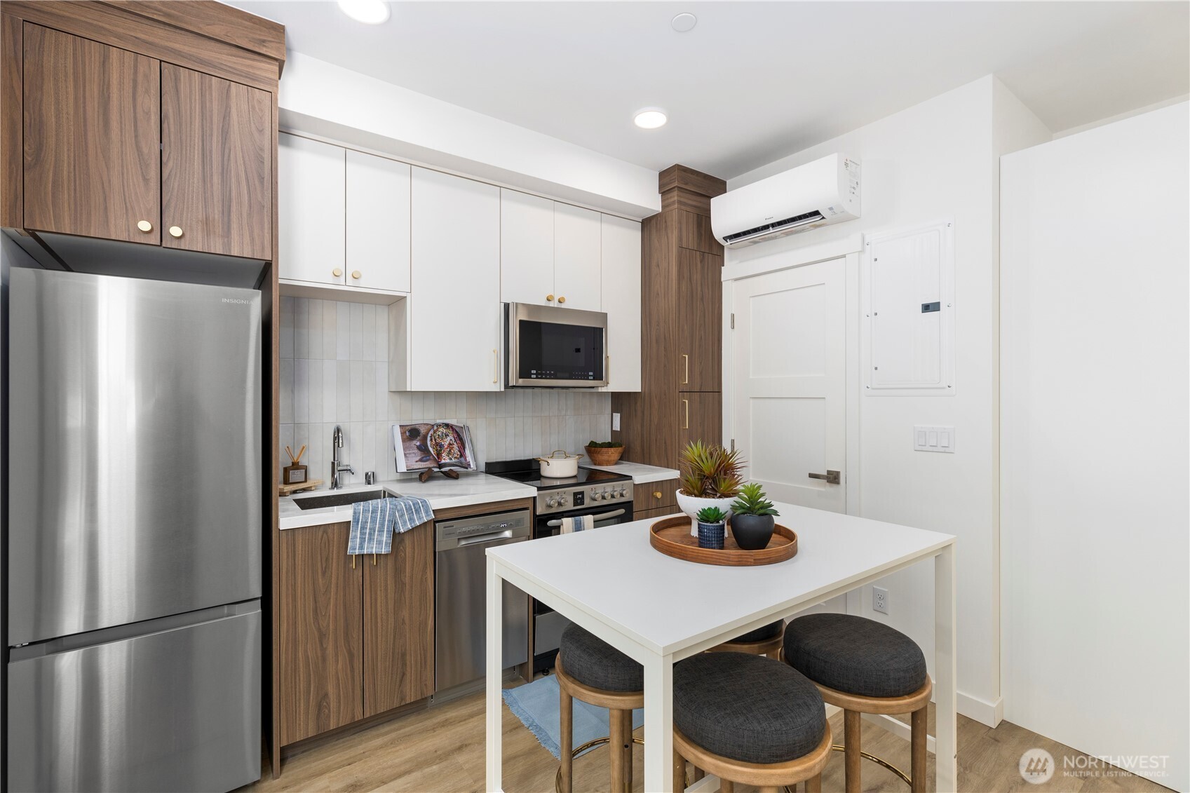 2328 Franklin Avenue E Unit: C