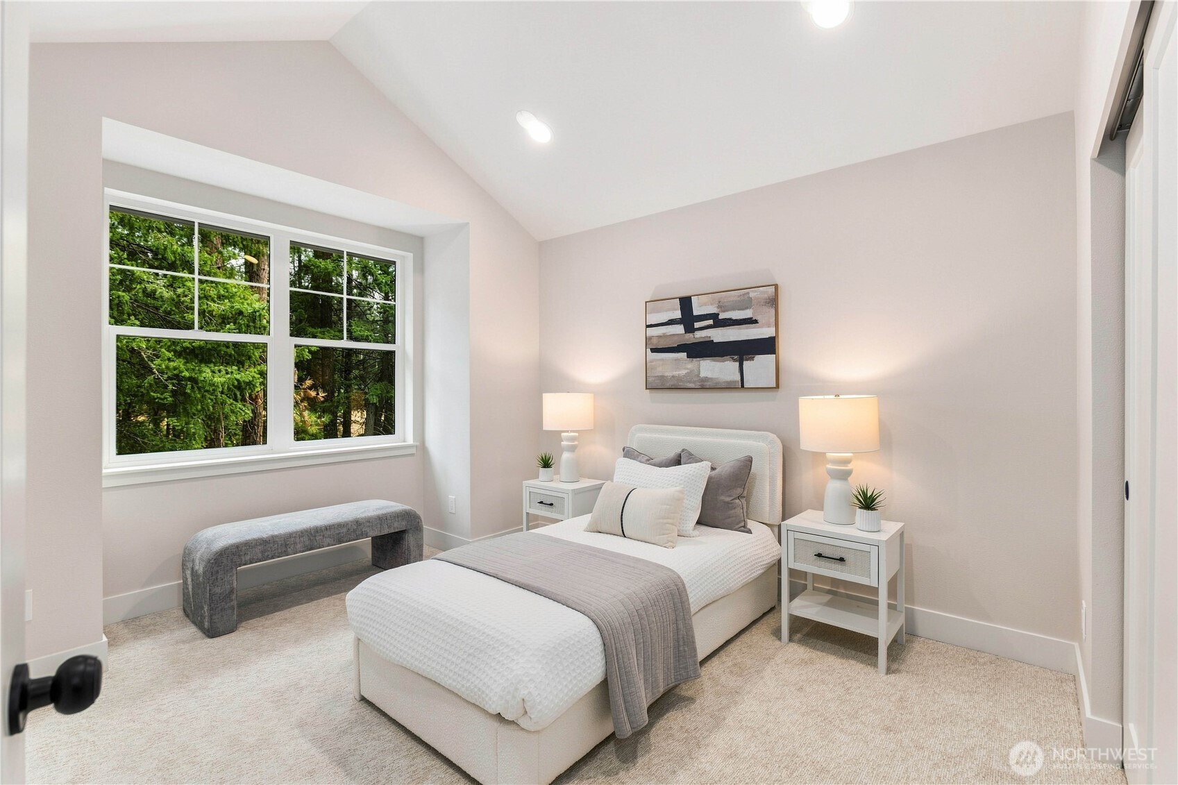 961 Larkspur Loop