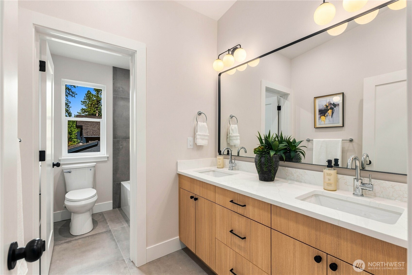 961 Larkspur Loop