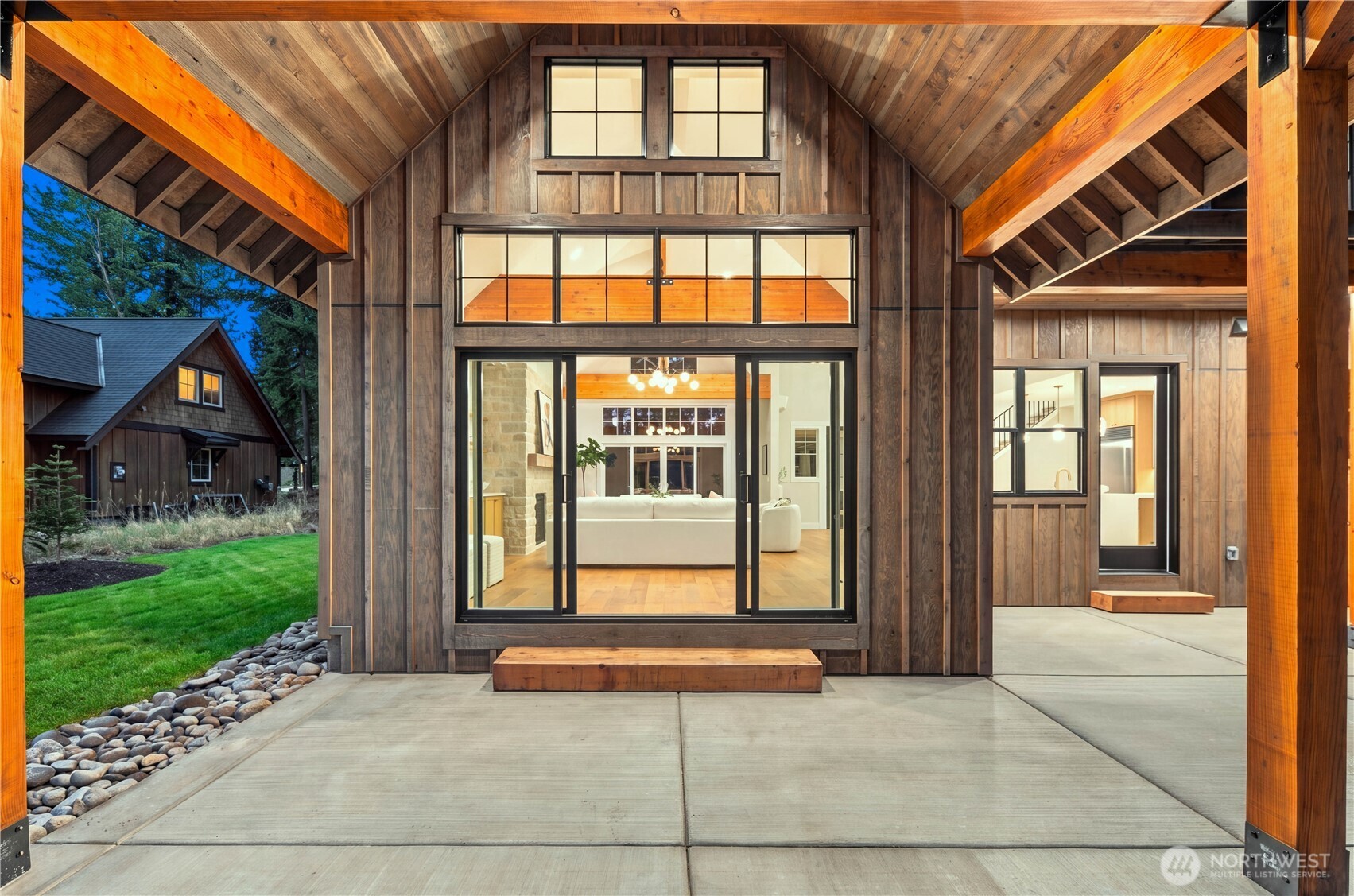961 Larkspur Loop