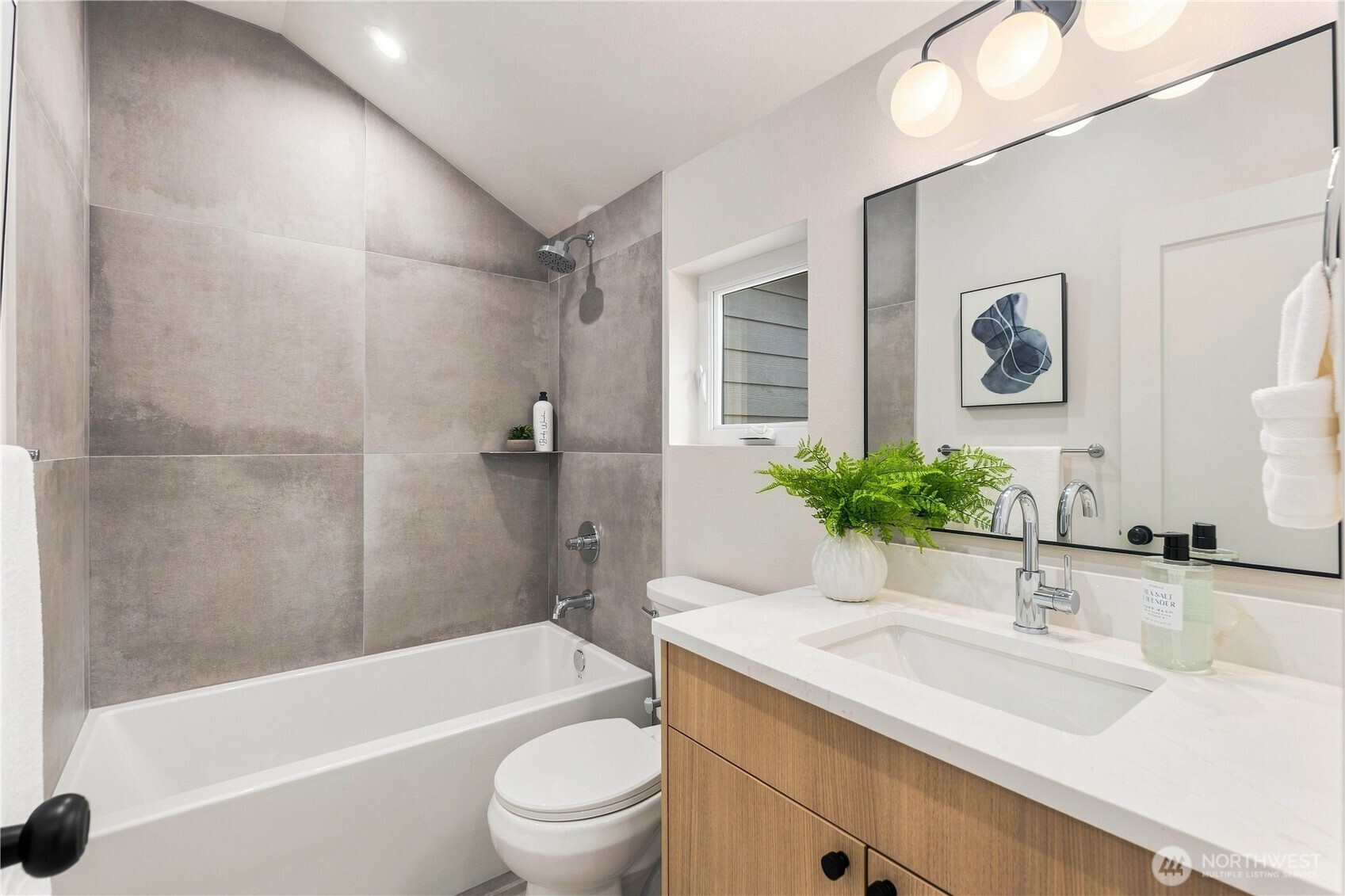 961 Larkspur Loop
