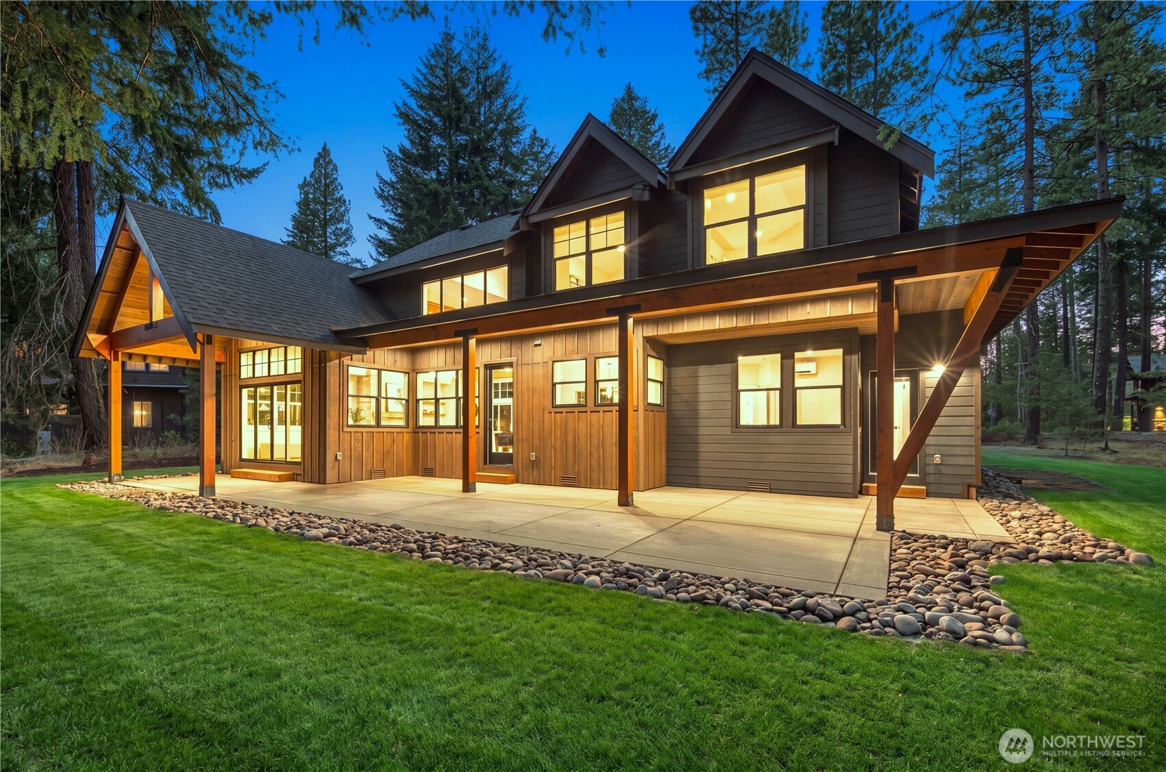 961 Larkspur Loop