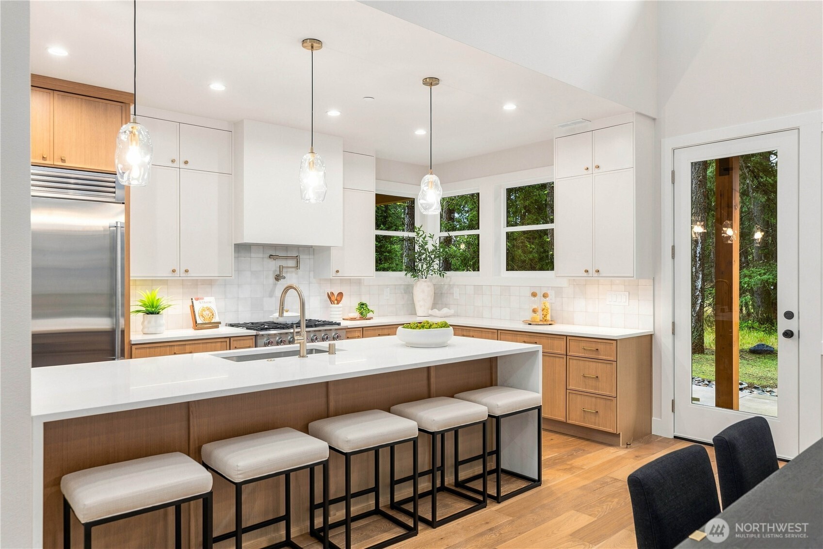 961 Larkspur Loop