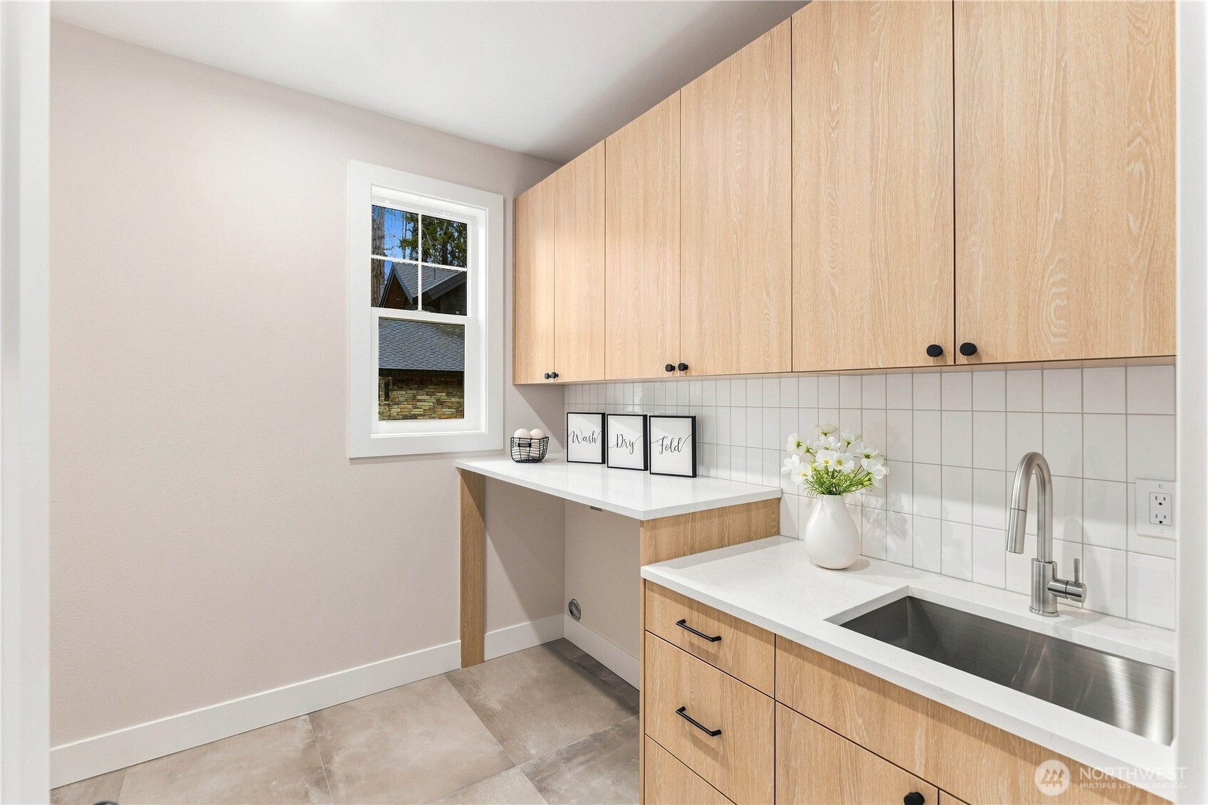 961 Larkspur Loop