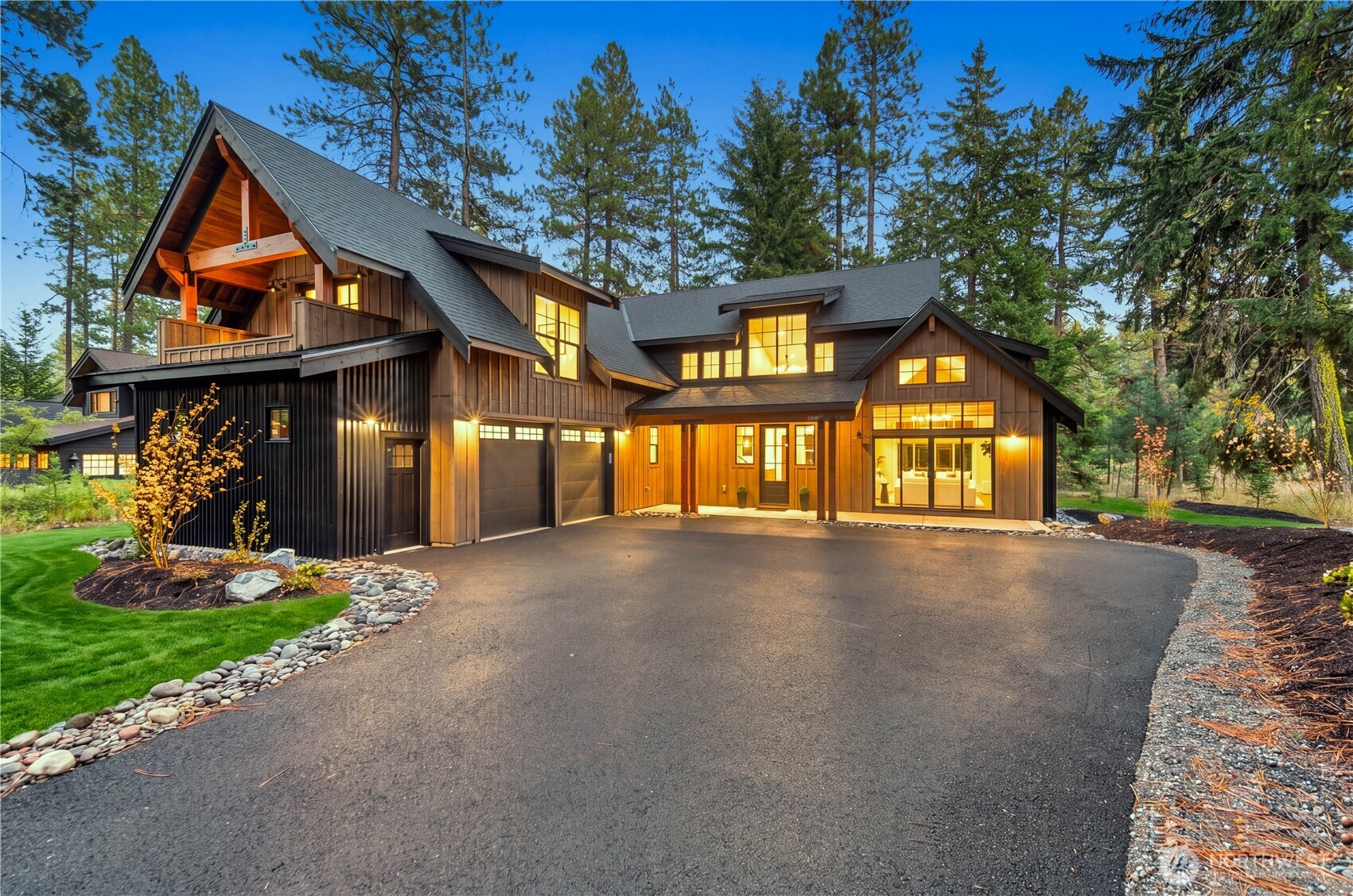 961 Larkspur Loop