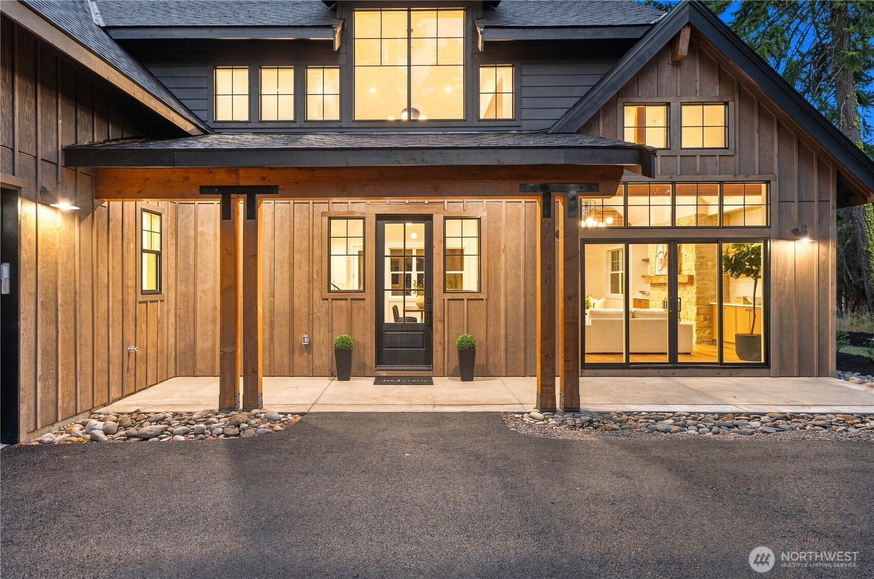 961 Larkspur Loop