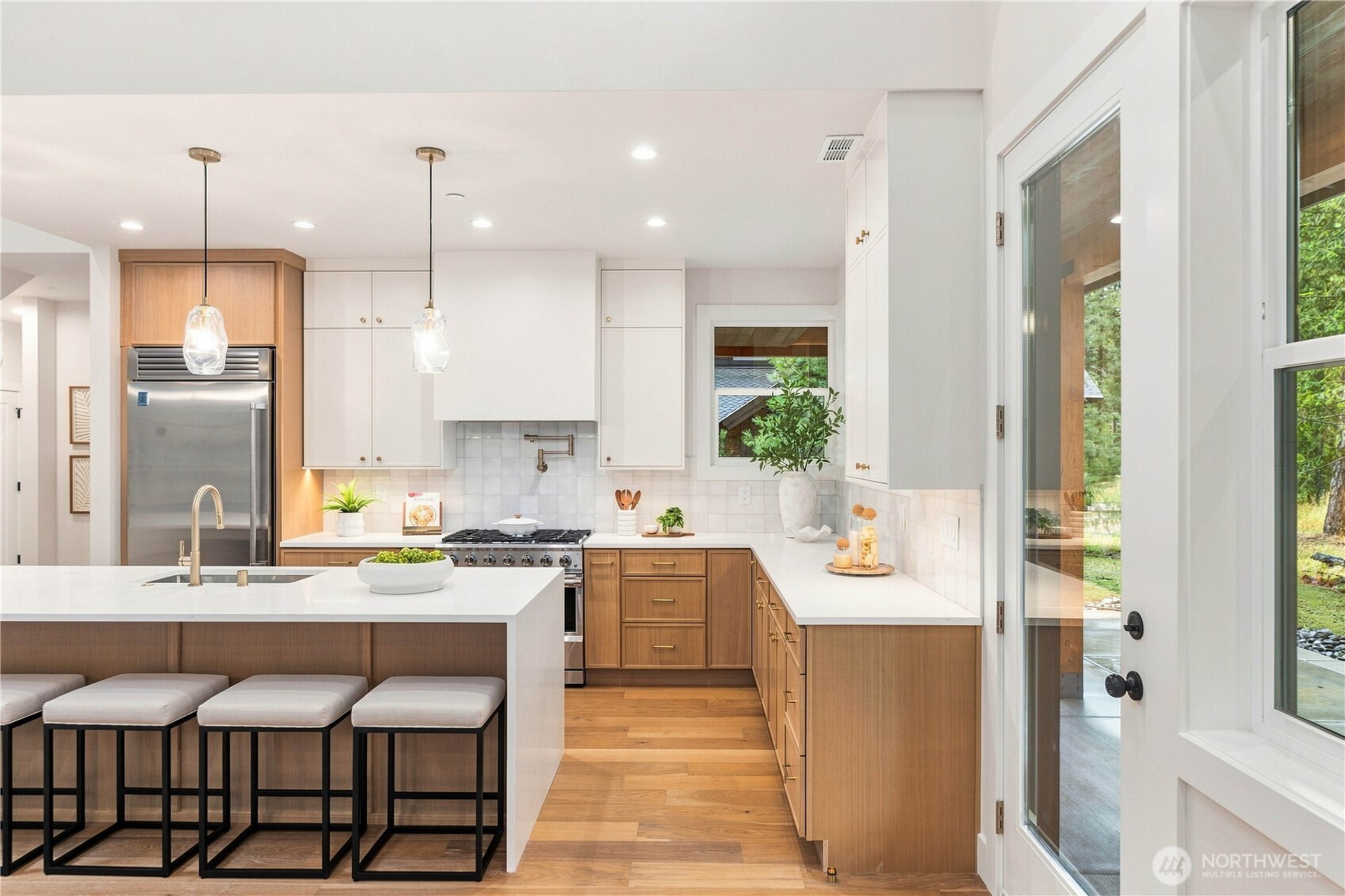 961 Larkspur Loop