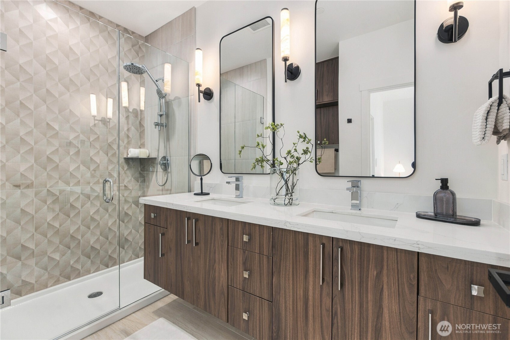2328 Franklin Avenue E Unit: G