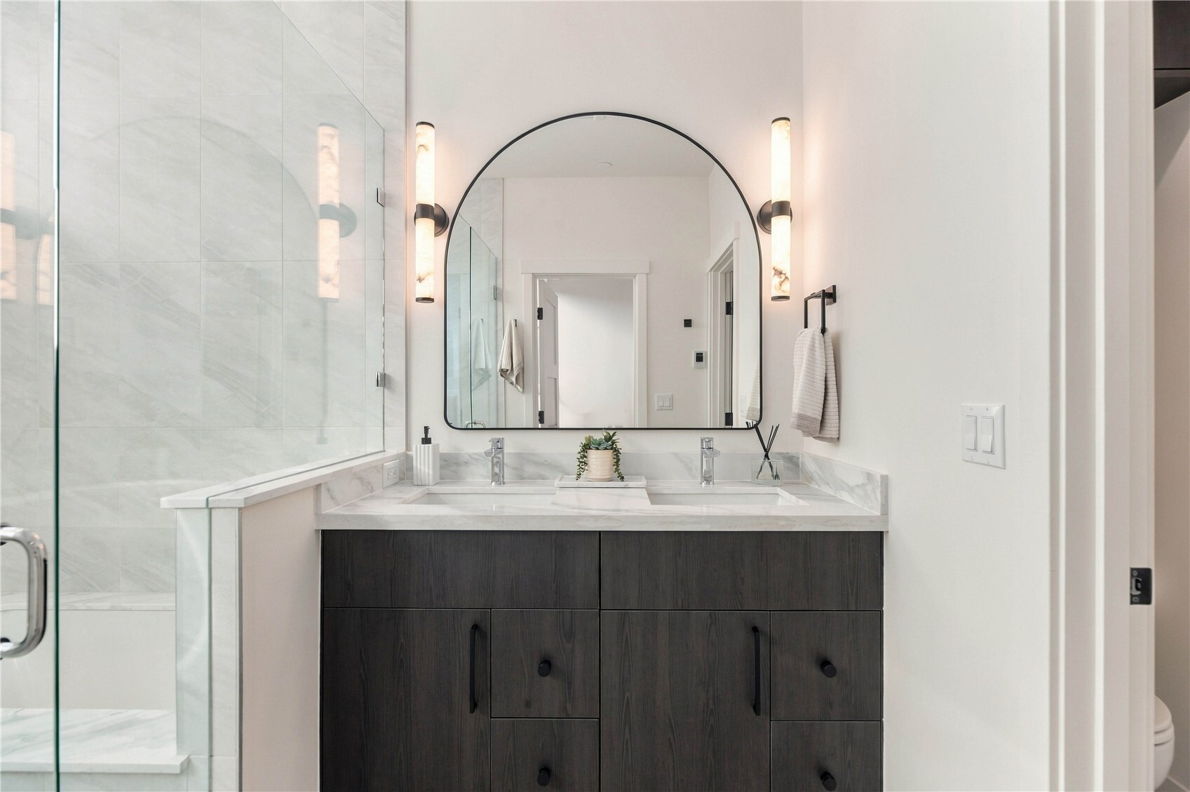 2328 Franklin Avenue E Unit: H