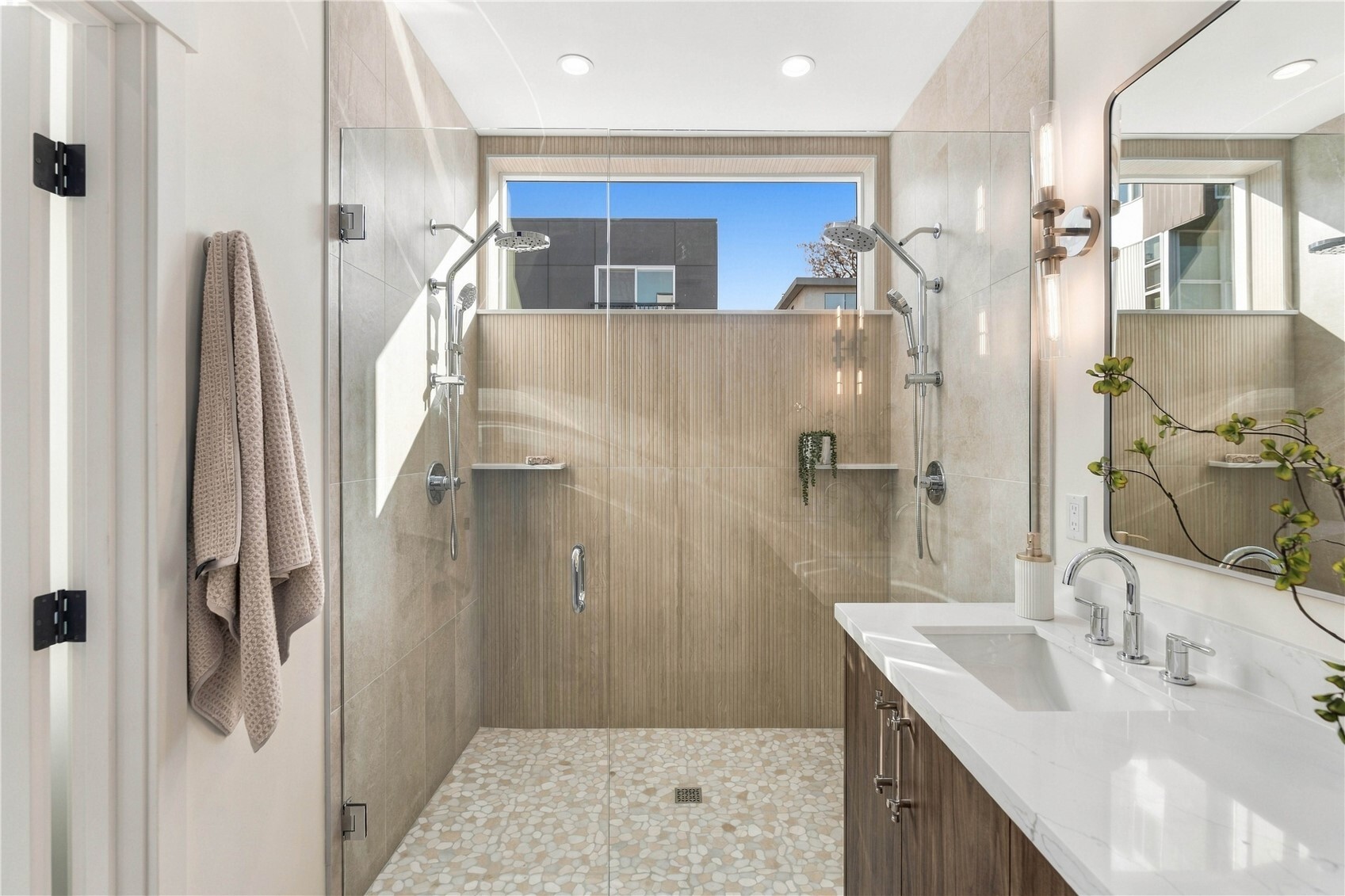 2328 Franklin Avenue E Unit: H