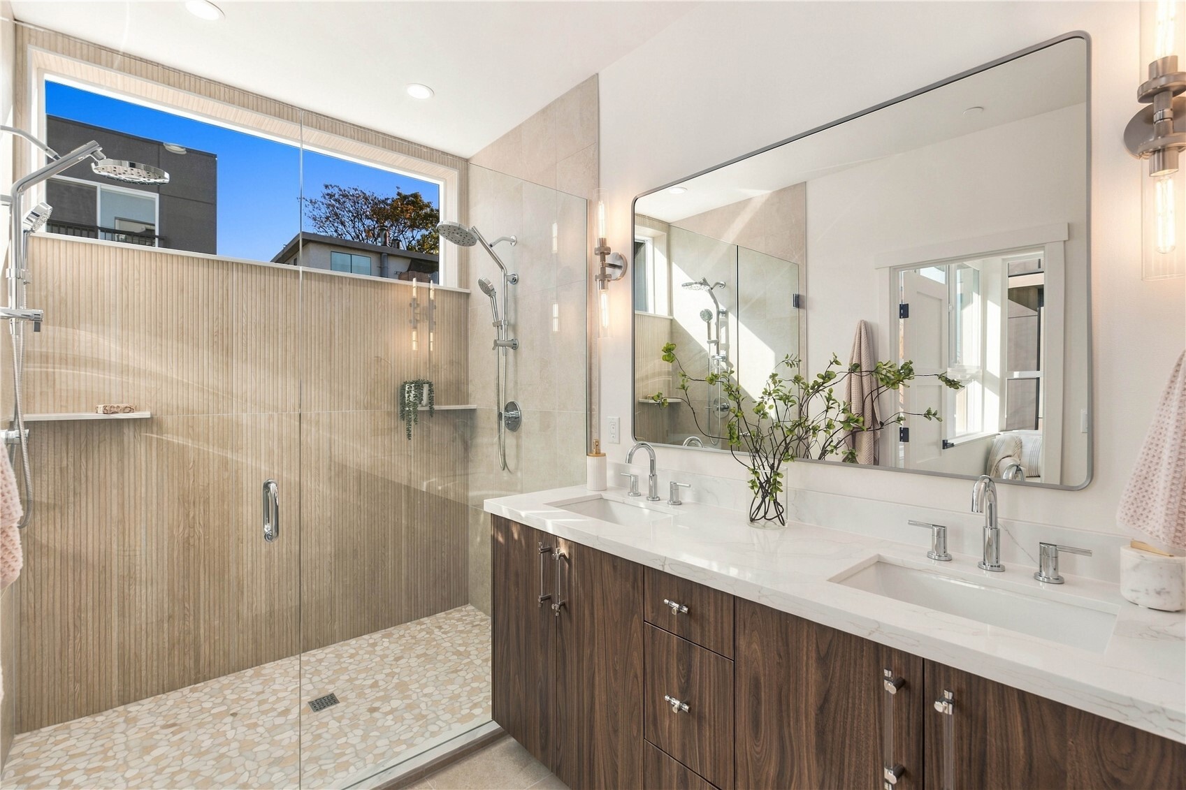 2328 Franklin Avenue E Unit: H