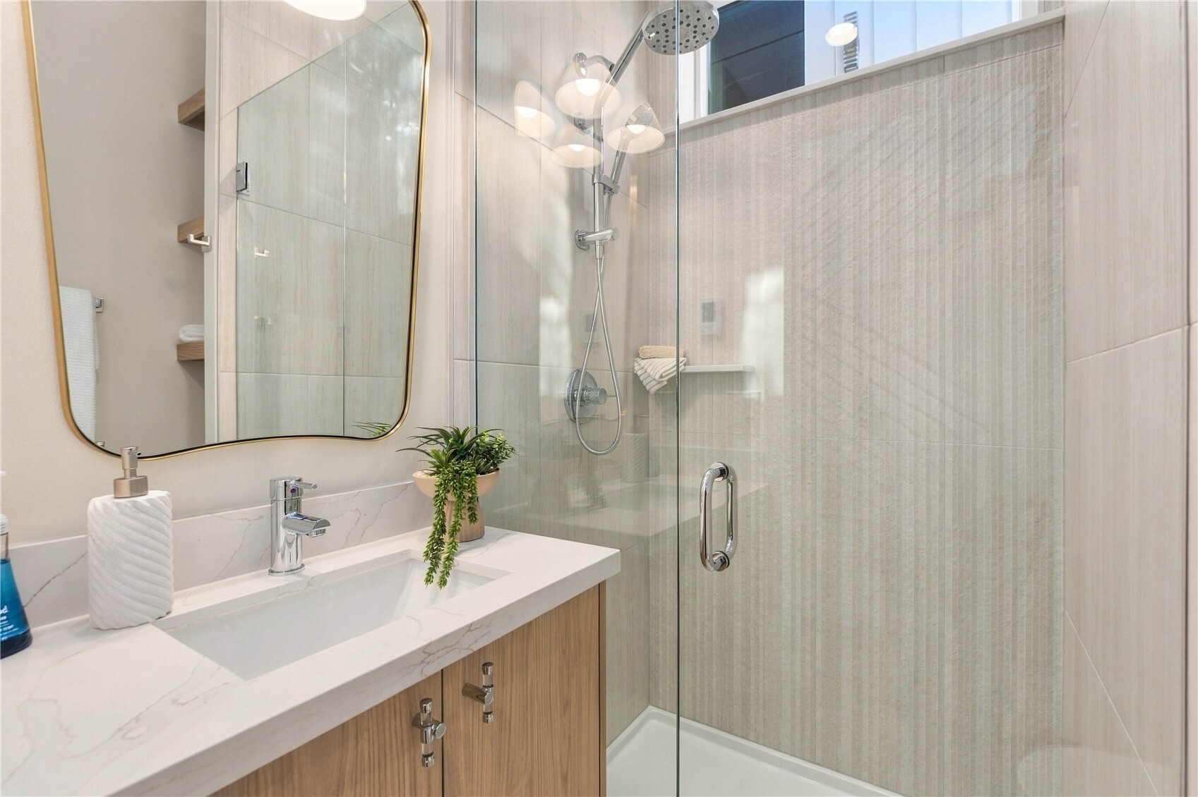 2328 Franklin Avenue E Unit: H