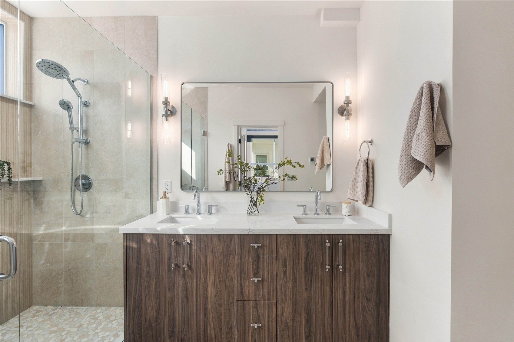 2328 Franklin Avenue E Unit: H