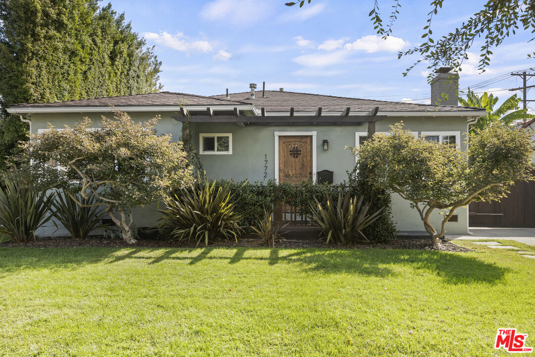 1772 S Orange Grove AVE