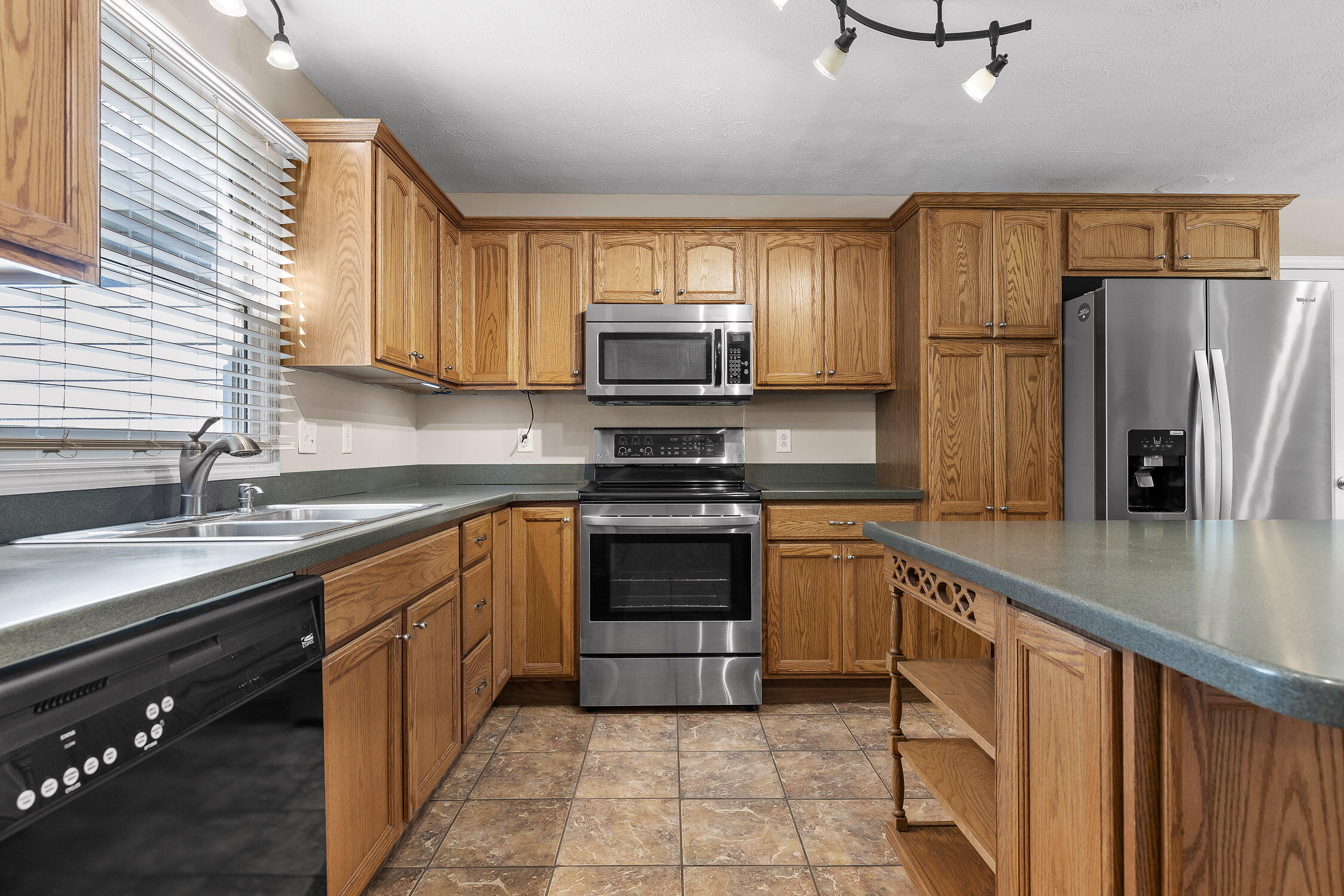 7713 Elizabeth Way Drive