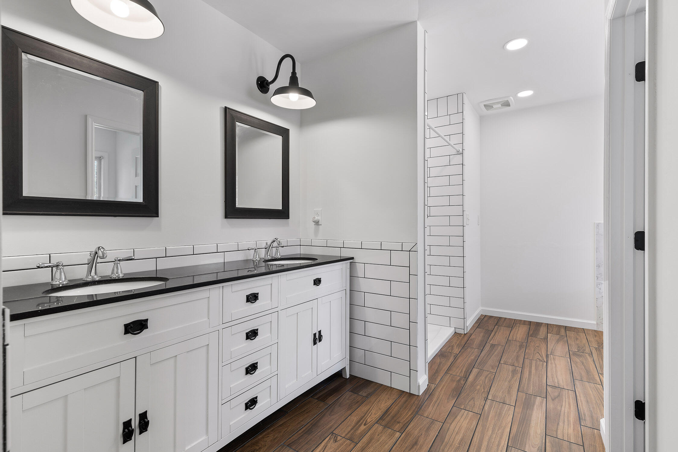 7713 Elizabeth Way Drive