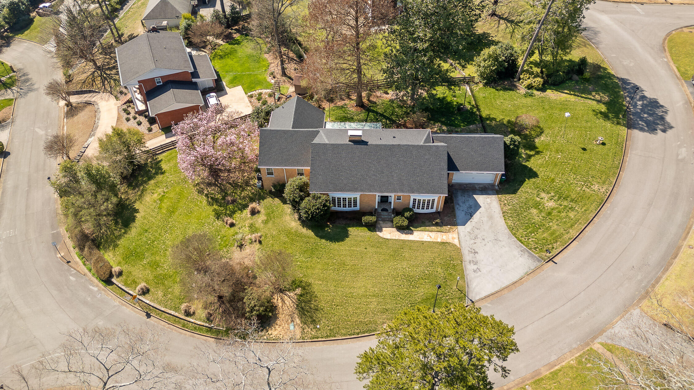 300 Lynncrest Drive