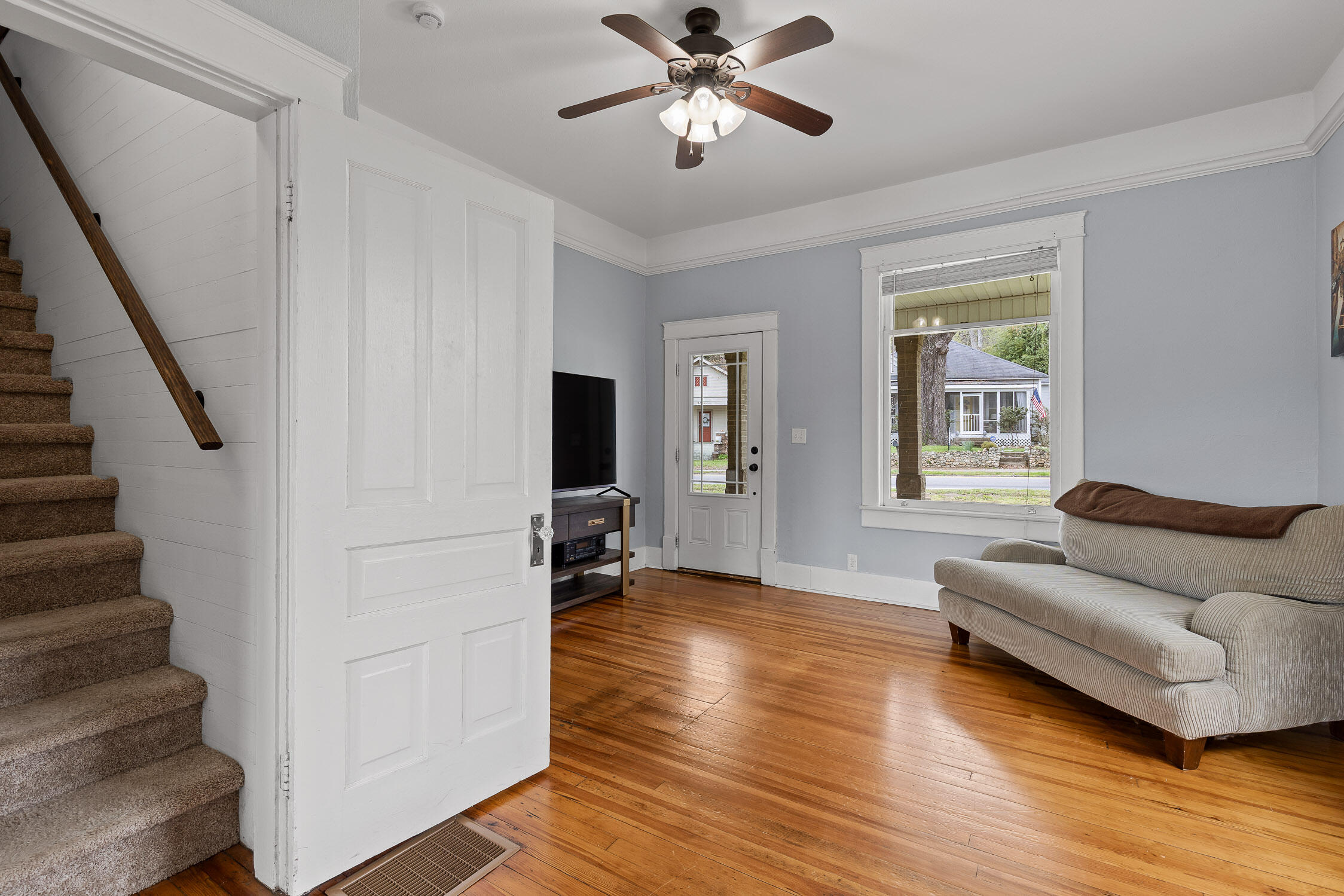 5720 Saint Elmo Avenue