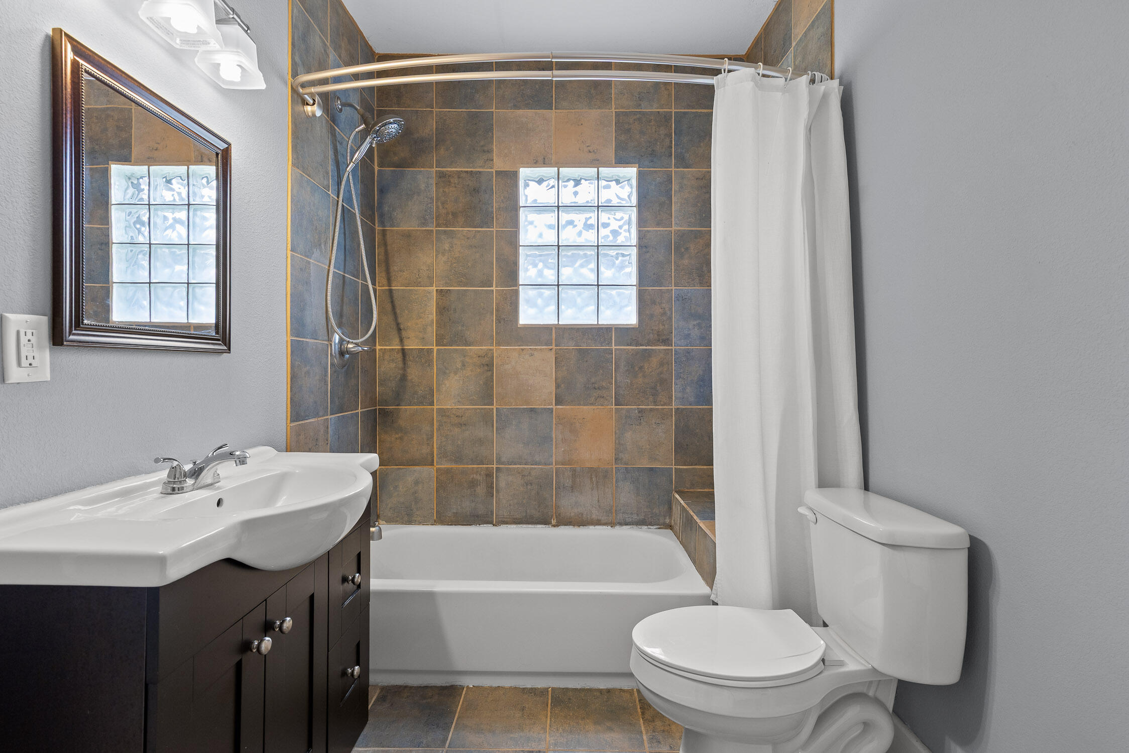 5720 Saint Elmo Avenue