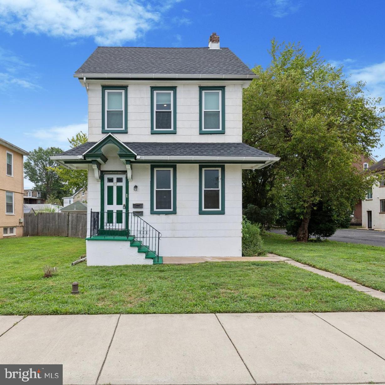 17 W FOURTH STREET
