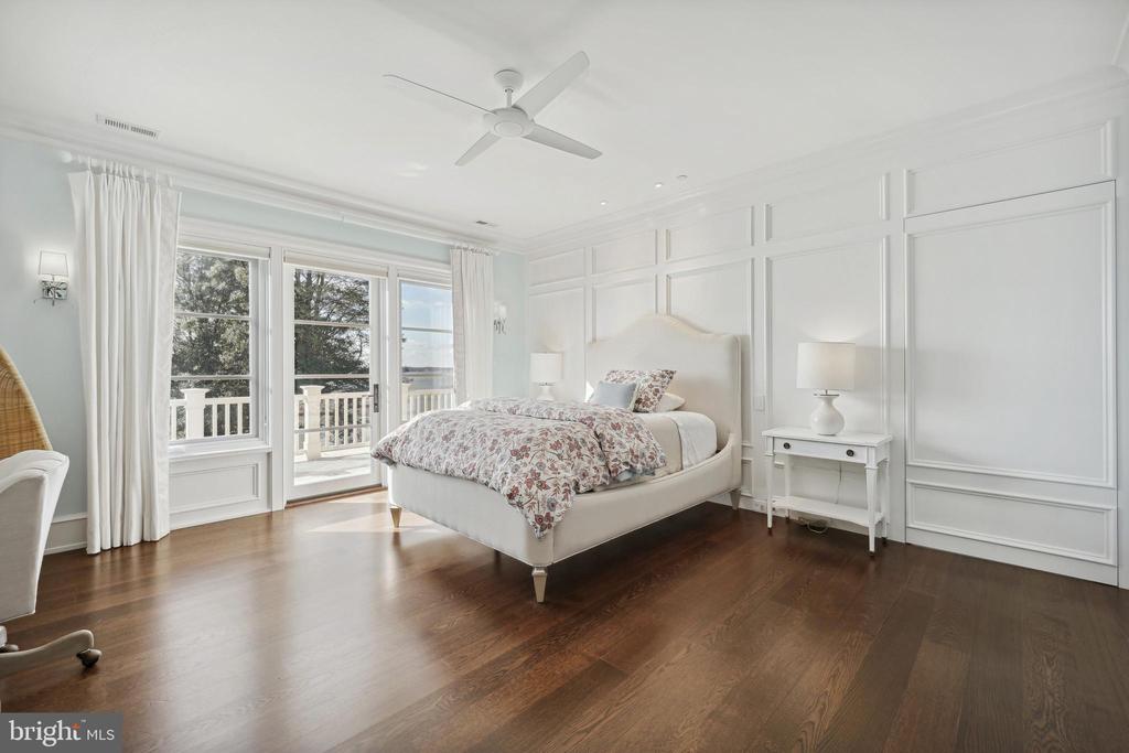 648 ROUND HILL ROAD