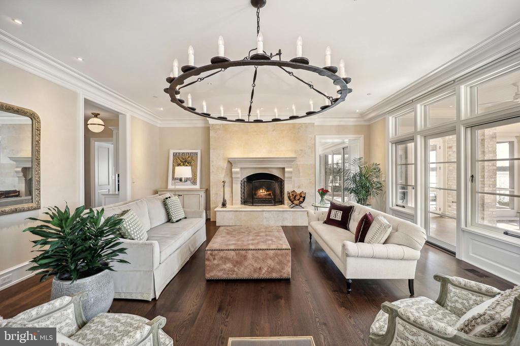 648 ROUND HILL ROAD