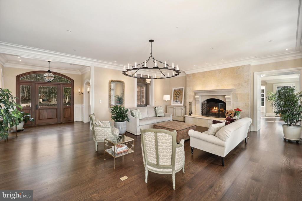 648 ROUND HILL ROAD