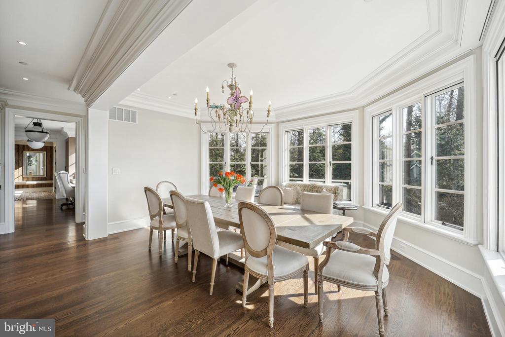 648 ROUND HILL ROAD