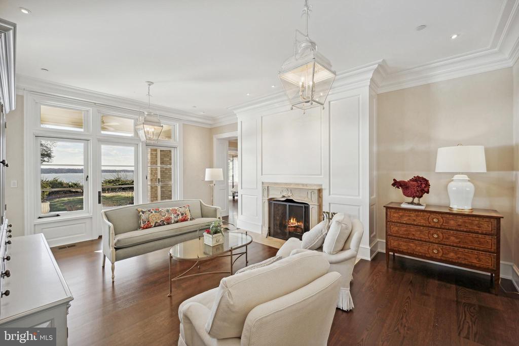 648 ROUND HILL ROAD