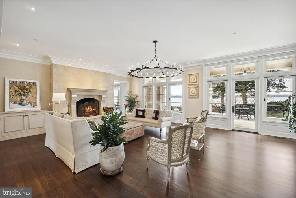 648 ROUND HILL ROAD