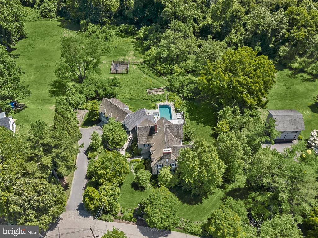 725 SKYWATER ROAD