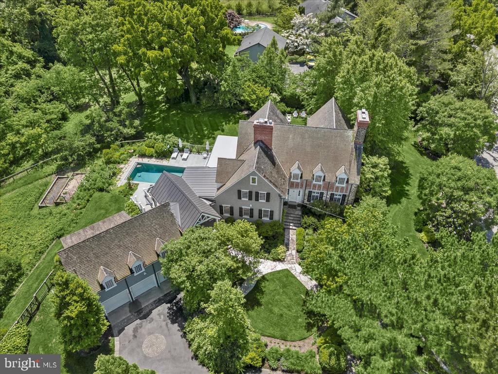 725 SKYWATER ROAD