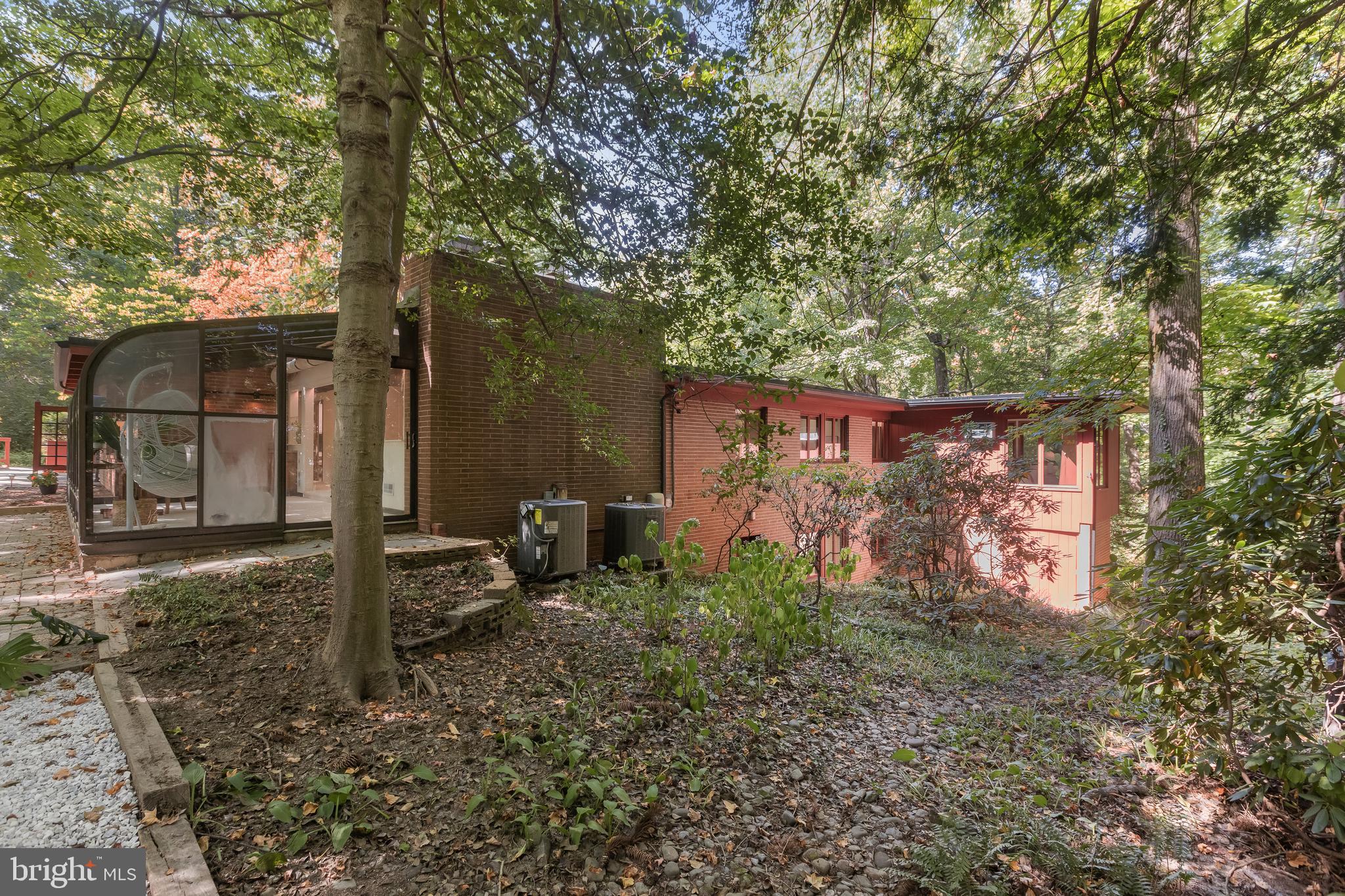 1725 ST GILES ROAD