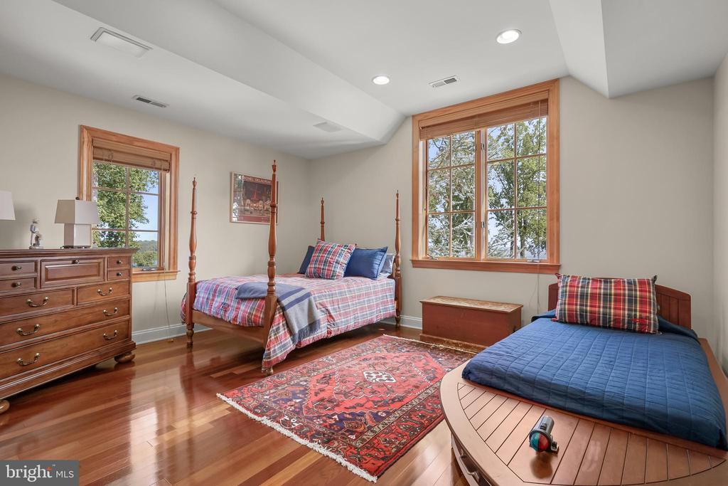 1735 SKIPPERS ROW