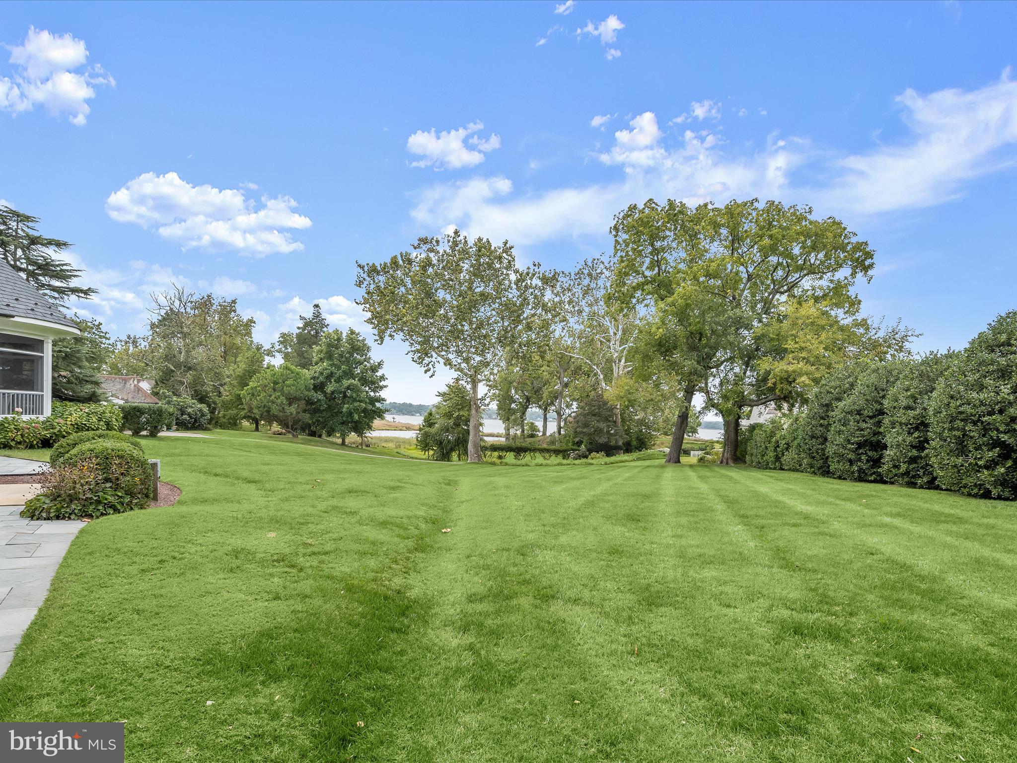 752 BROADWATER WAY