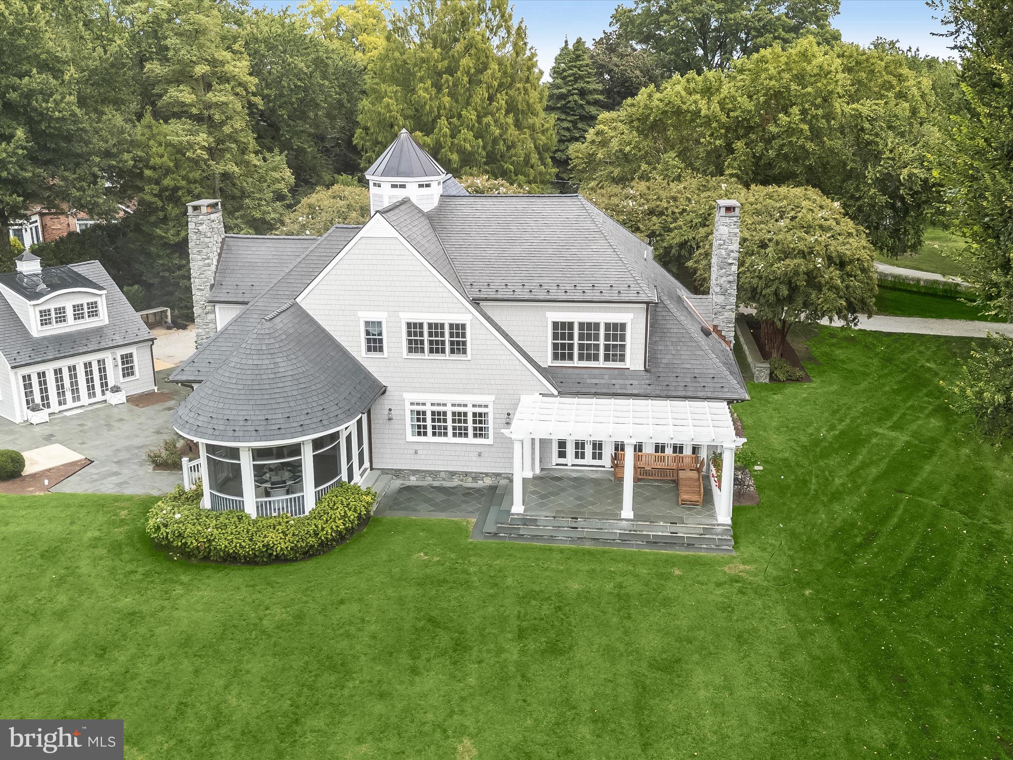 752 BROADWATER WAY