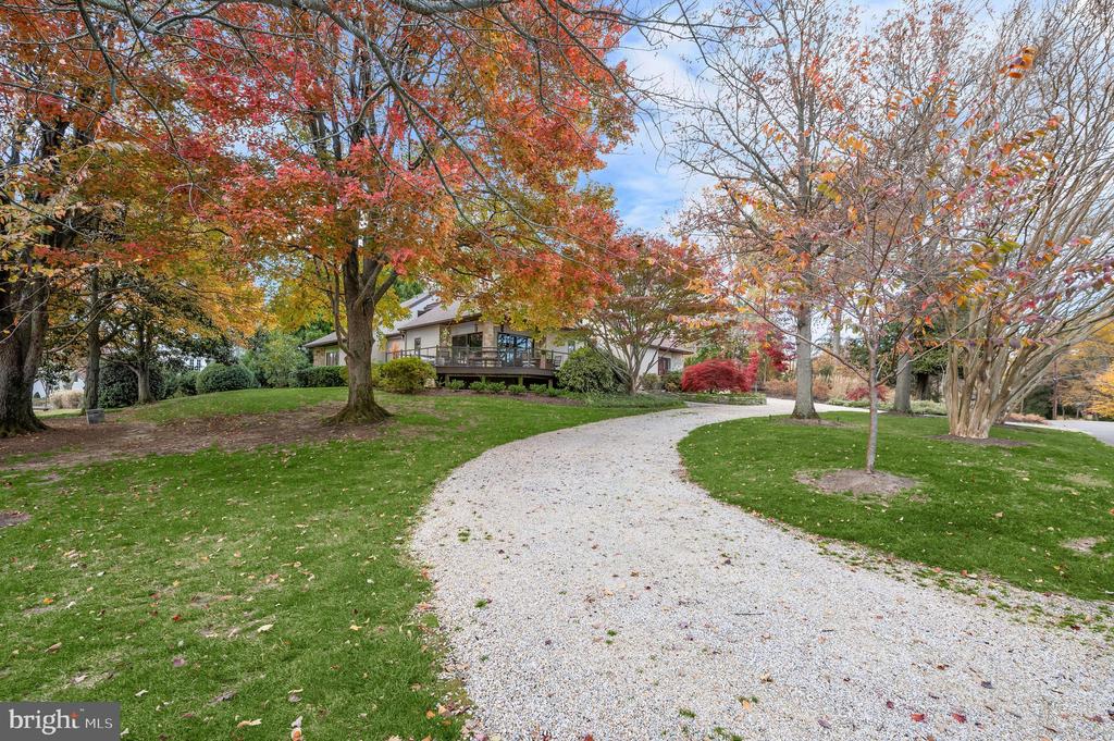 668 BROADWATER WAY