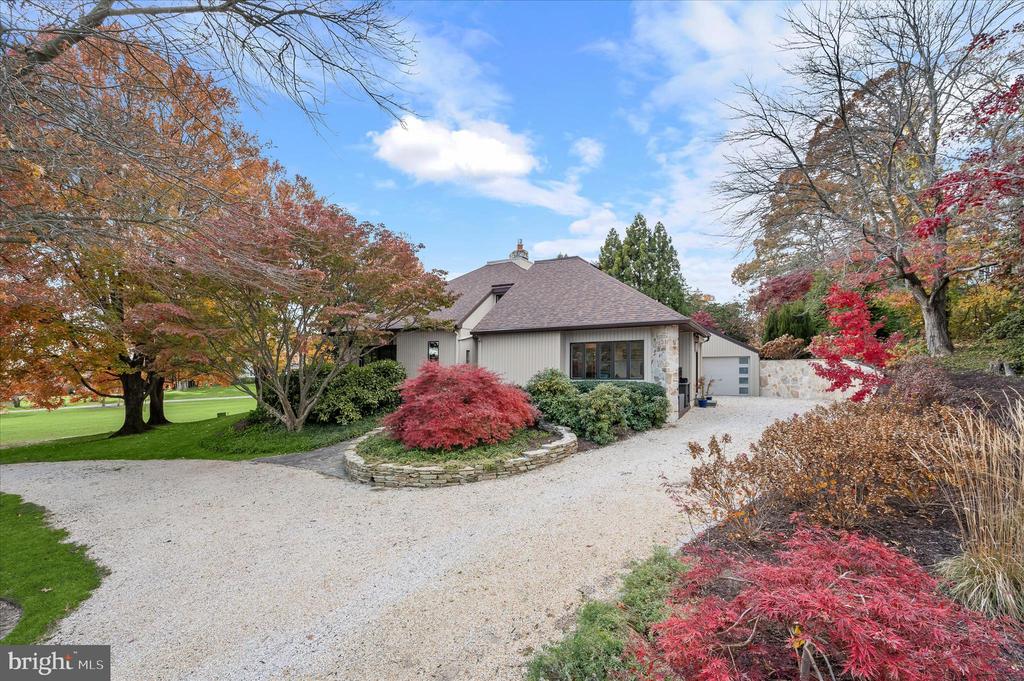 668 BROADWATER WAY