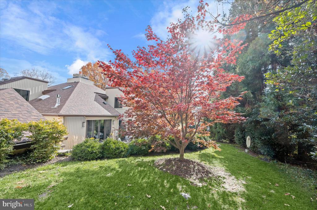 668 BROADWATER WAY